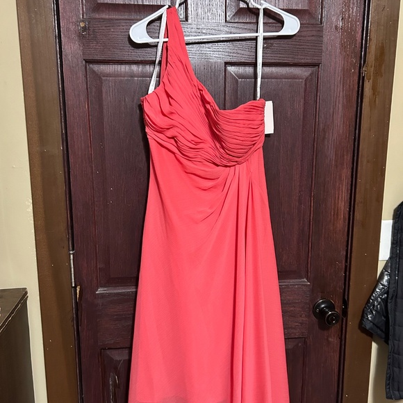 David's Bridal Short one shoulder Gown in Guava NEW with tags - Picture 2 of 4